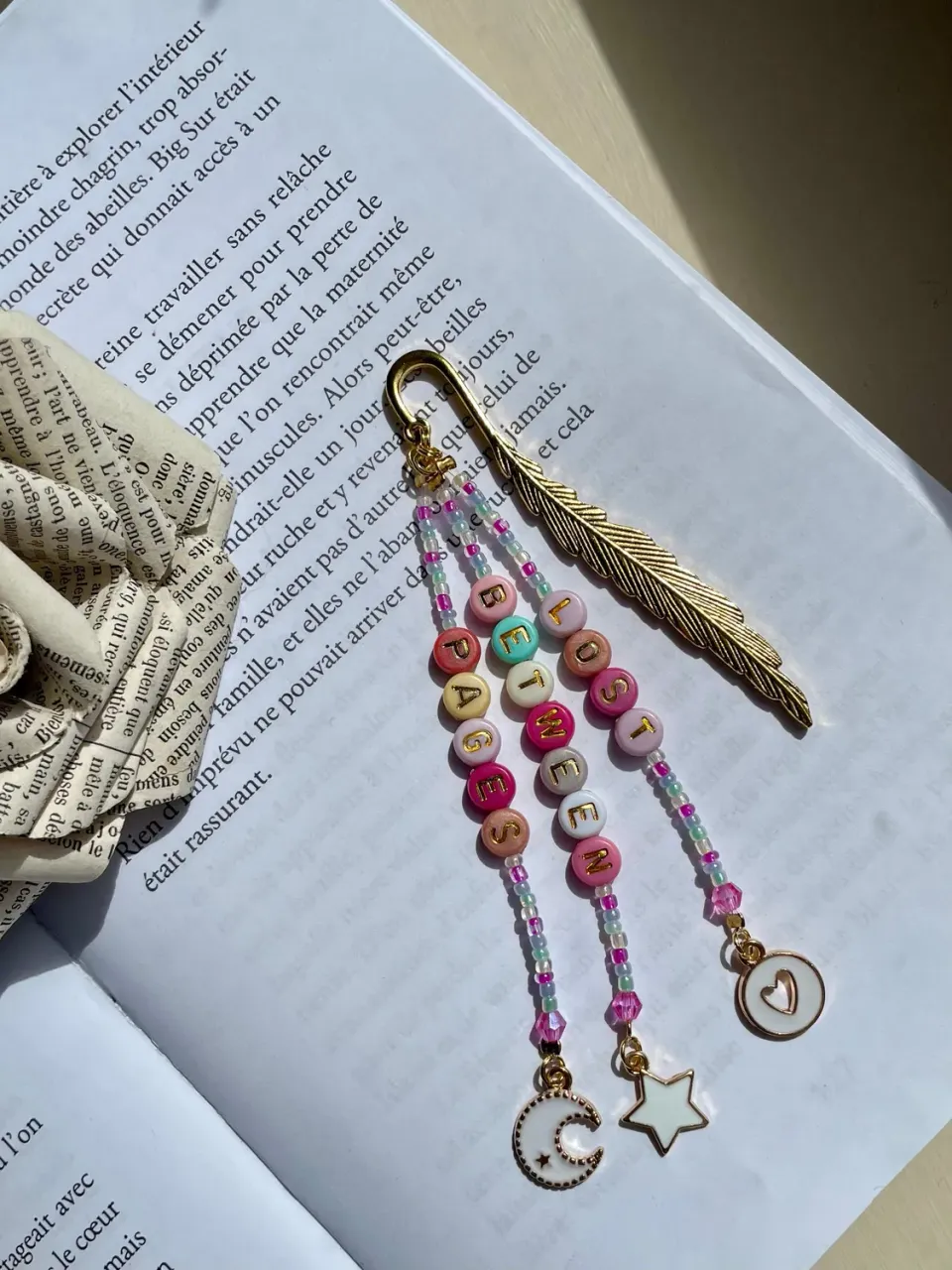 Pages en perles Lost between pages marque-page fait main