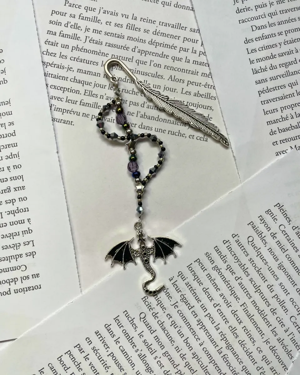 Pages en perles dragon noir marque-page fait main